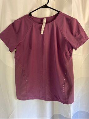Lululemon Lightweight Stretch Run Short Sleeve Size 4